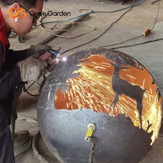 Sffêr Tân Dur Corten Awyr Agored: Golygfa Coetir